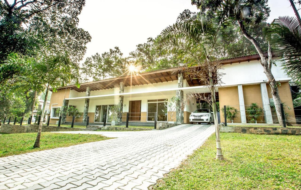 Temple Pond Villa Colombo Piliyandala Eksteriør billede